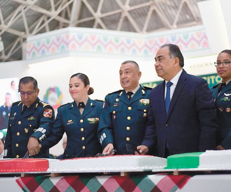 El gobernador Héctor Astudillo dijo que la ruta de pacificación en Guerrero requiere de la disposición, disciplina y jerarquía de las Fuerzas Armadas. Foto: Especial