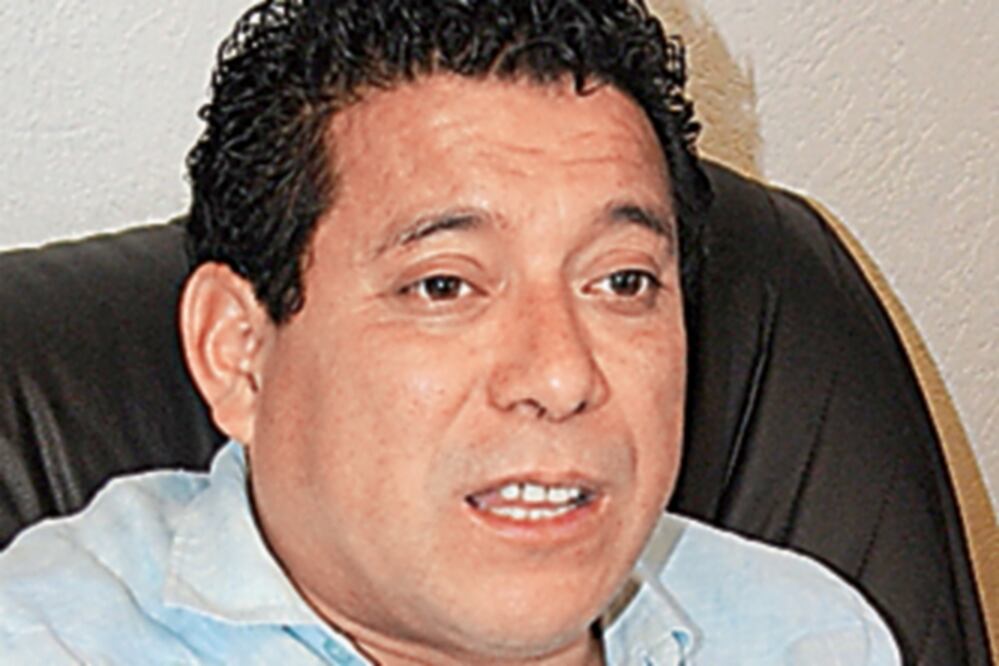 Ocupó el cargo de diputado federal y fue jefe delegacional en Xochimilco. Miembro de Vanguardia Progresista (Especial)