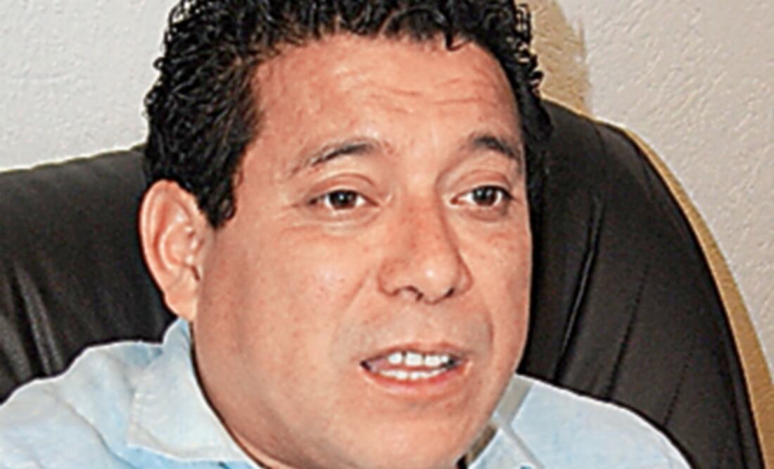 Ocupó el cargo de diputado federal y fue jefe delegacional en Xochimilco. Miembro de Vanguardia Progresista (Especial)