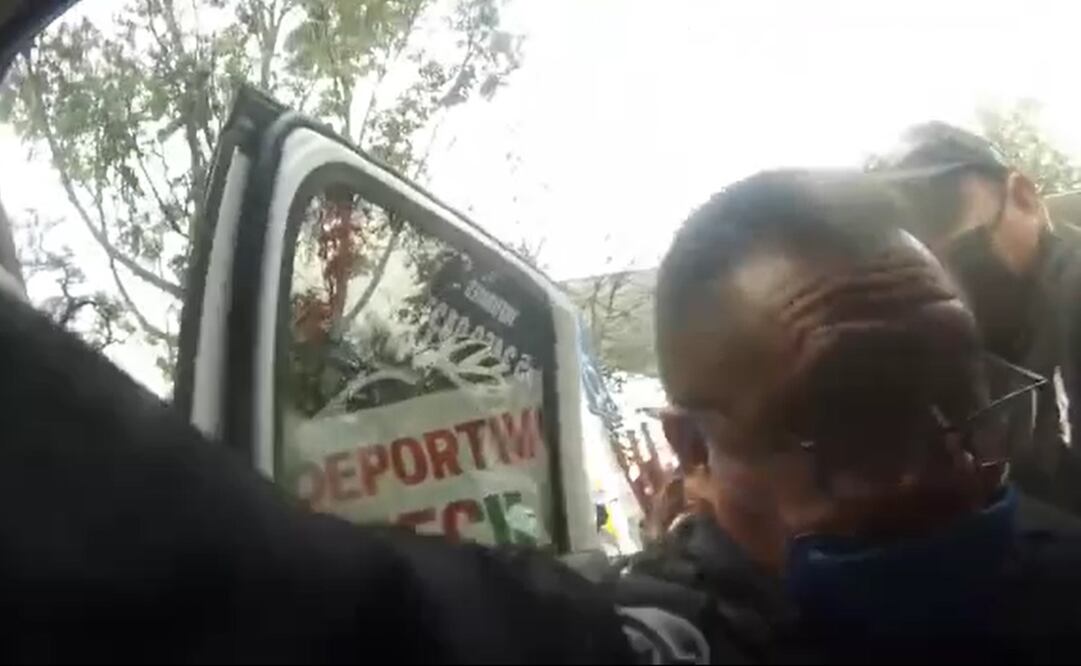 El ciclista Adrián López Silva denunció en sus redes sociales que fue detenido, agredido y golpeado por los tripulantes de una patrulla municipal. Foto: captura de video 
