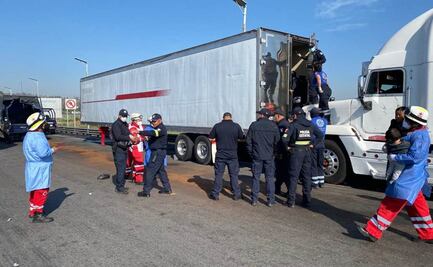 Chofer atropella a ciclista y le hallan 168 migrantes en caja de tráiler en Huehuetoca