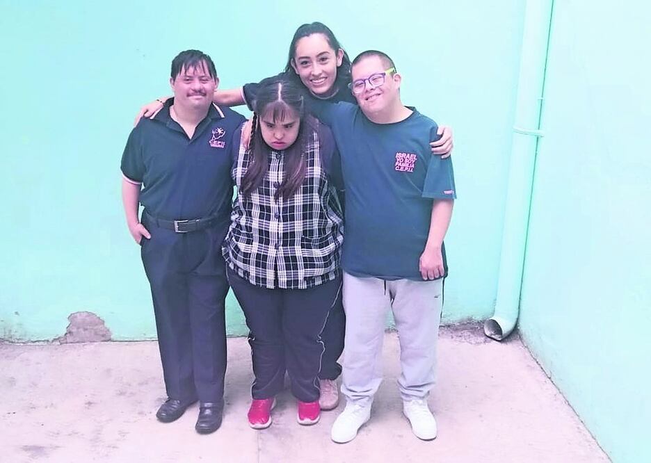 La maestra hace de niños con Down personas autosuficientes, Foto: Especial