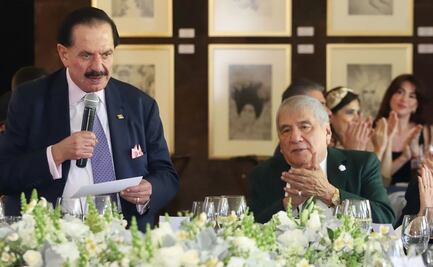 Compositores reconocen labor periodística de Ealy Ortiz; "seguiré en este empeño hasta el final de los años", dijo en agradecimiento