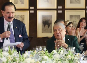 Compositores reconocen labor periodística de Ealy Ortiz; "seguiré en este empeño hasta el final de los años", dijo en agradecimiento