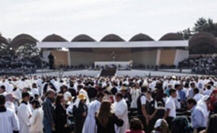 Cuentan hasta el 43 en evento papal en recuerdo de Ayotzinapa