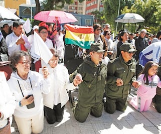 Dan ultimátum a Áñez para dejar poder en Bolivia 
