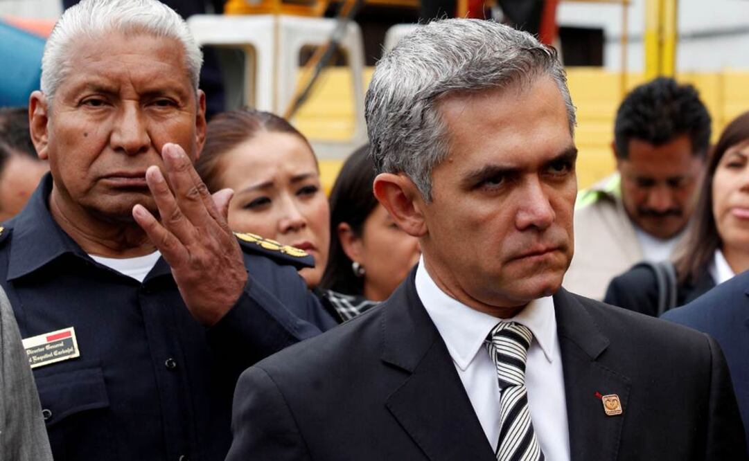 Miguel Ángel Mancera desmintió al Consejero Jurídico del DF, José Ramón Amieva, y negó que ya haya revisado un proyecto de reglamento de tránsito para la Ciudad de México (Foto: Cuartoscuro)