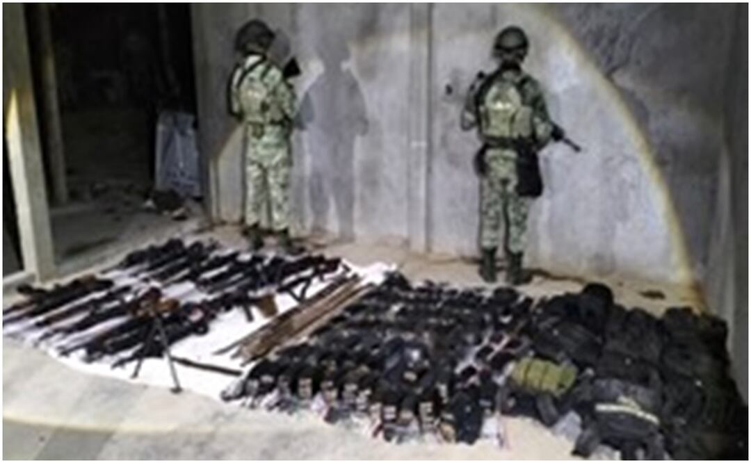 Este 29 de octubre, elementos del Ejército detienen a 14 civiles fuertemente armados en Sinaloa. Foto: Especial