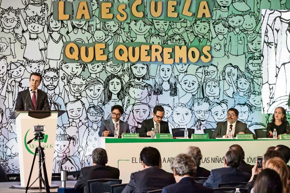 Alejandro Ramírez, presidente de la organización Mexicanos Primero, encabezó la presentación del estudio La escuela que queremos, en el que destaca que gracias a la reforma educativa bajó 99% el gasto en comisionados del SNTE (CRISTOPHER ROGEL BLANQUET)