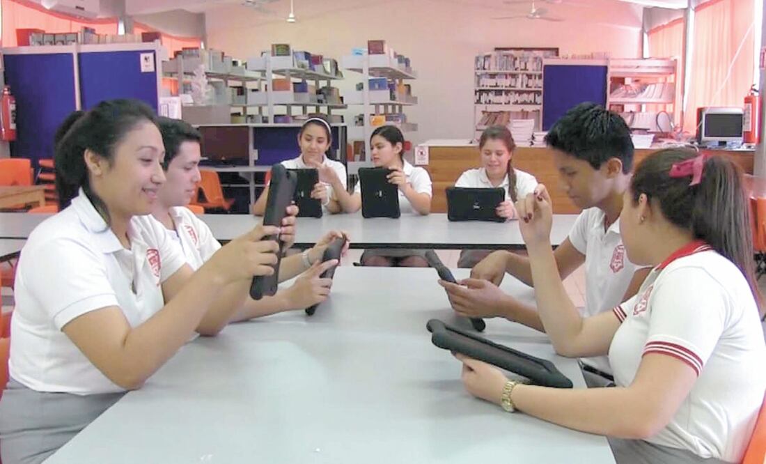 Analistas en telecomunicaciones consideraron que fue buena la decisión de cancelar la Red Troncal, pues con CFE Telecom se harían competencia. Foto/ARCHIVO EL UNIVERSAL