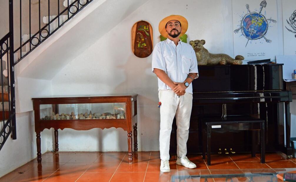Alero Ruiz, un profesor de 43 años, es el director de la Casa de la Cultura. Foto: Juan Carlos Zavala / EL UNIVERSAL