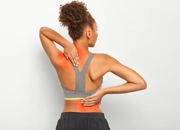 Alivia el dolor de espalda con este sencillo ejercicio para mejorar la salud de la columna