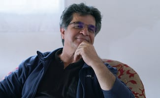 ¿Quién es Jafar Panahi, director nominado a los Globos de Oro condenado a prisión en Irán?