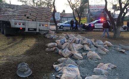 Camión cargado con cemento se queda sin frenos en Lomas Verdes 