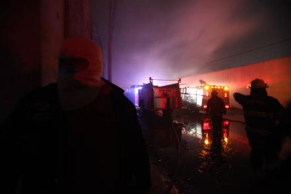 Acuden bomberos a controlar incendio en Lerma; no hay heridos ni intoxicados
