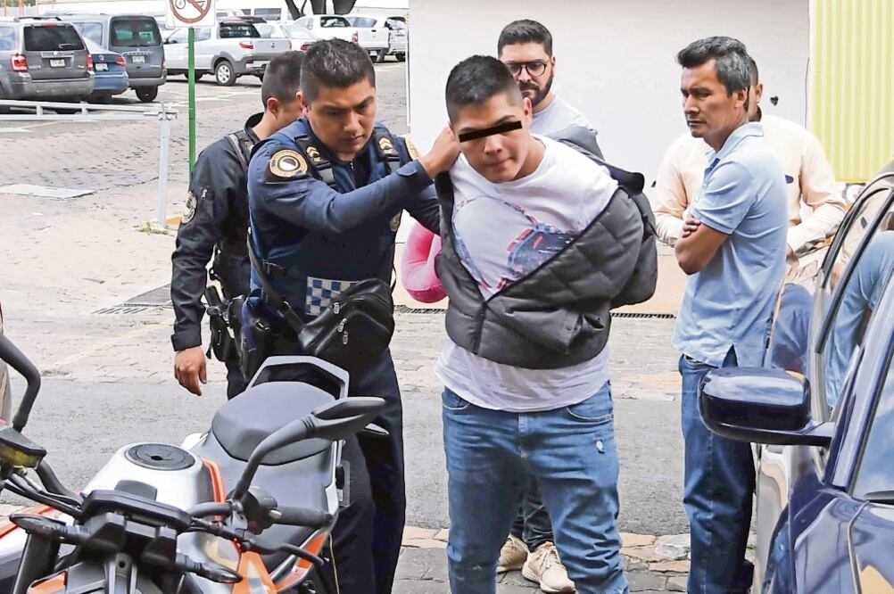 El martes pasado se capturó a dos personas en Venustiano Carranza, presuntamente ligadas con atracos en inmediaciones del aeropuerto. Foto: ARCHIVO EL UNIVERSAL