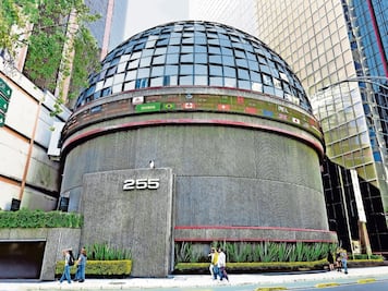 Ganan el peso, la Bolsa Mexicana y el petróleo