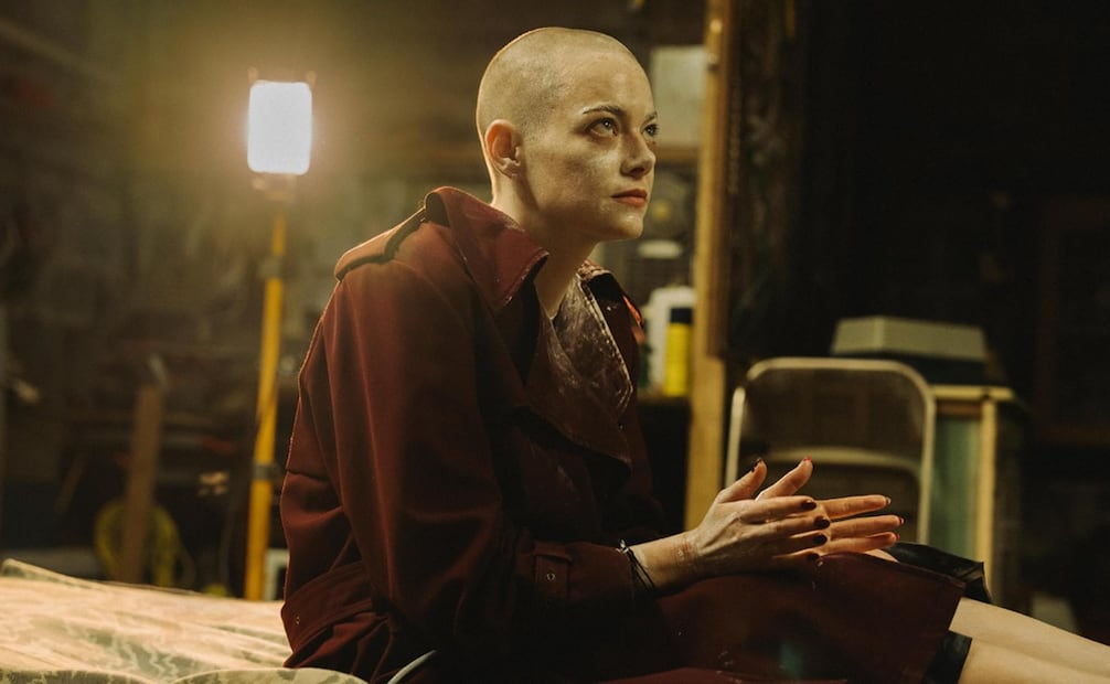 Dirigida por Yorgos Lanthimos y escrita por Will Tracy, "Bugonia" es la versión en inglés de la película surcoreana Save the Green Planet!. Foto: IMDB.