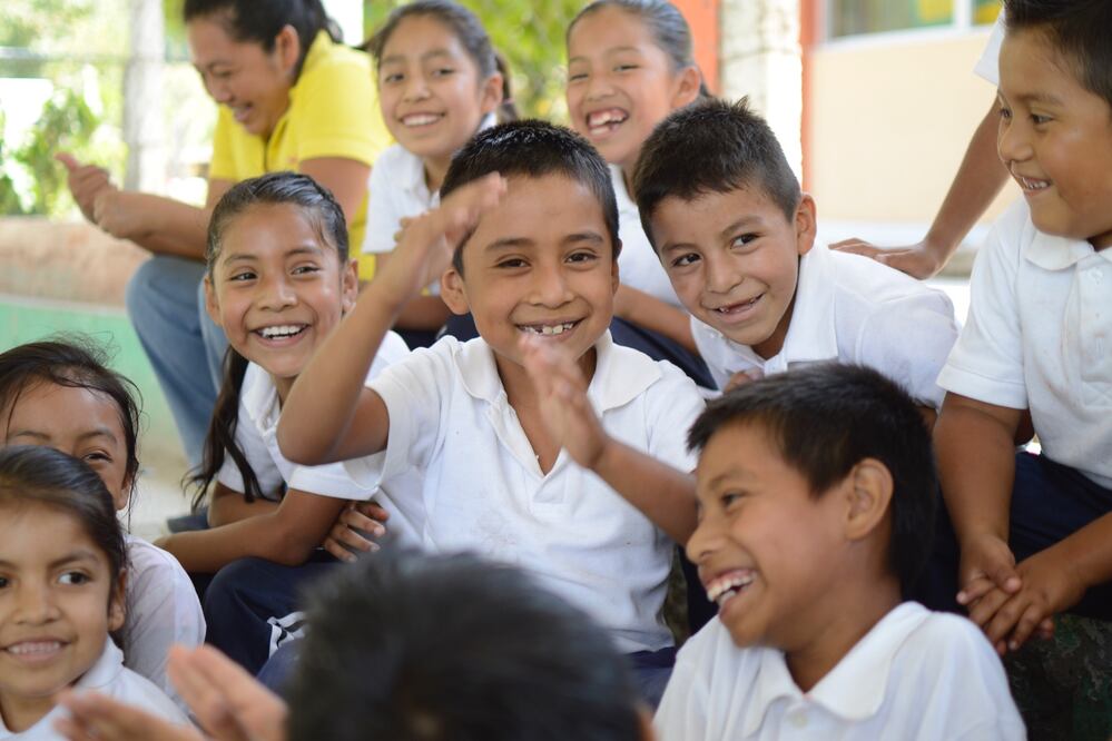 Los niños de la escuela Benito Juárez de Azinyahualco (Dassaev Téllez/ EL UNIVERSAL)