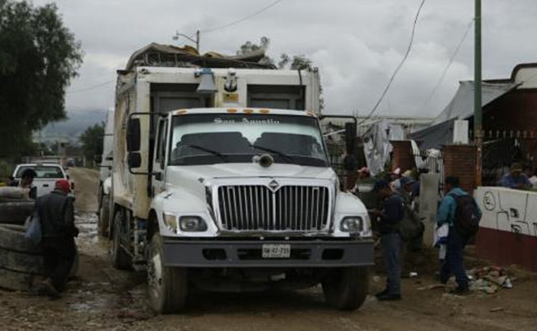 La Policía Municipal informó que los 200 pobladores tomaron por sorpresa a los trabajadores que ponían combustible a los vehículos para empezar sus labores diarias. Foto: Archivo/EL UNIVERSAL 