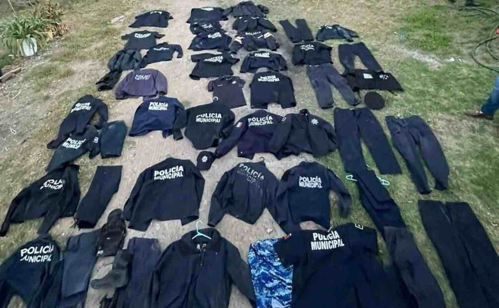 Hallan camioneta robada y ropa táctica. Foto: Especial