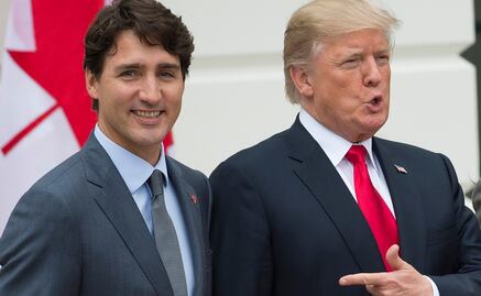 Trump continúa con sus "bromas" sobre Canadá; ahora postea foto con bandera de ese país