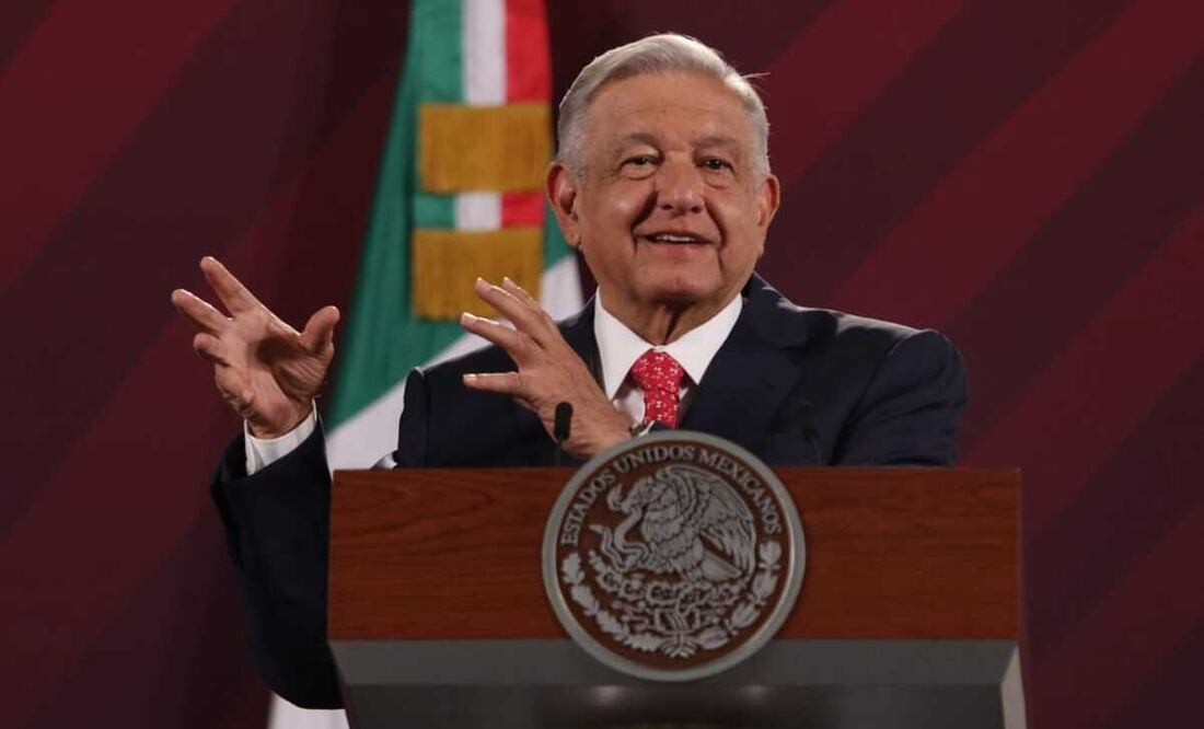 López Obrador dijo que cuando el presiente López Mateos decidió entregar los ejemplares a finales de los años 50 y principios de los 60 también estados decían “aquí no los vamos a distribuir”. Foto: Carlos Mejía / EL UNIVERSAL