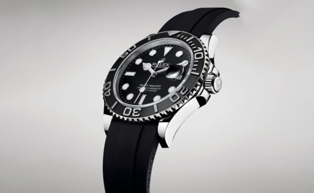 Navegante “all dark” en alta mar