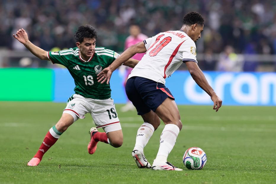 Gilberto Mora con la Selección Mexicana, durante los Octavos de Final del Mundial de 2026 ante Inglaterra - Foto: EFE