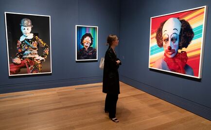 El equívoco narcisismo de Cindy Sherman, en el centro de sus fotografías