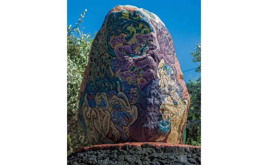 El monolito tiene seis metros de altura y en su parte más ancha mide cuatro metros, es una andesita (piedra ígnea) que estaba en las faldas del Ajusco. FOTO: Cortesía 