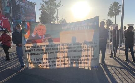 AMLO recibe a manifestantes previo a evento con Servidores de la Nación en Sonora