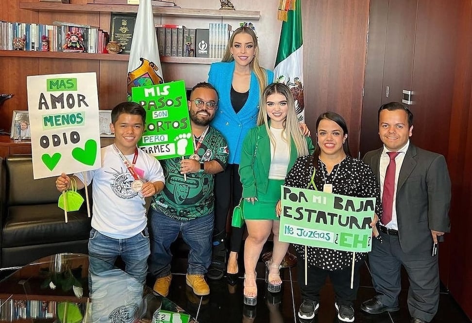 Personas de talla baja llaman a hacer visibles a las personas con acondroplasia. Foto: Instagram @cieloanais