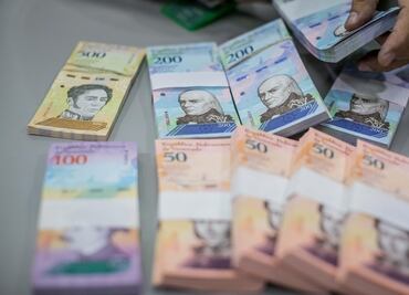 Venezuela estrena billetes bajo temor de nuevos tormentos económicos