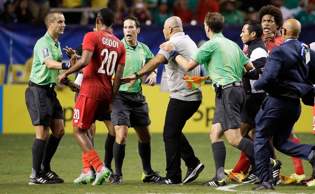 Árbitros de Concacaf serán evaluados tras actuación en Copa Oro