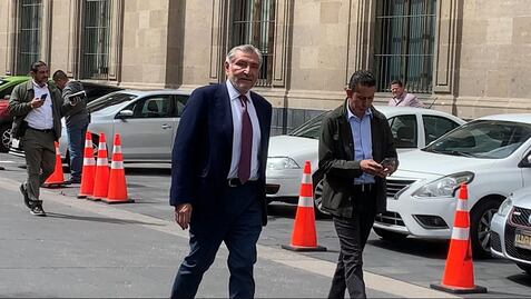 Con barba, reaparece Adán Augusto López Hernández y se reúne con AMLO en Palacio Nacional 