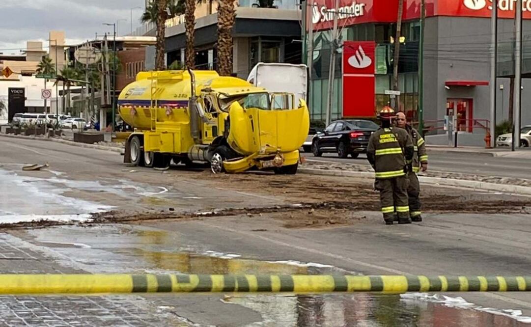 Detienen a chofer que conducía pipa robada de gasolina (19/11/2025). Foto: Amalia Escobar / EL UNIVERSAL