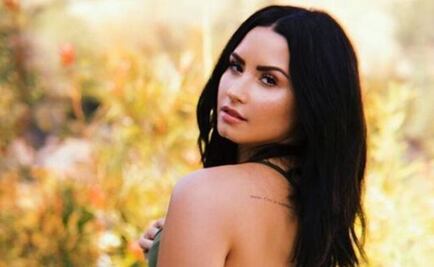 Demi Lovato presume sus curvas frente al espejo