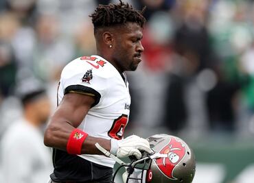 Antonio Brown hace tremendo berrinche y los Buccaneers lo despiden del equipo