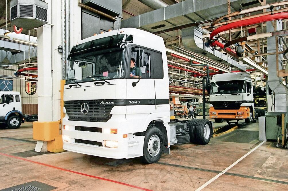 Daimler México anticipa cerrar este año con la comercialización de 8 mil 909 autobuses, por lo que considera al mercado nacional como estable (ARCHIVO EL UNIVERSAL)