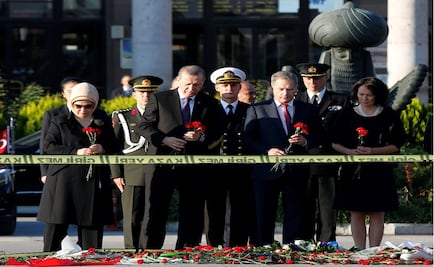 Presidente de Turquía homenajea a víctimas de atentado
