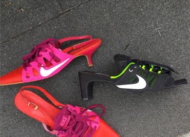 Estos Nike con tacon se han vuelto virales por su horrible forma