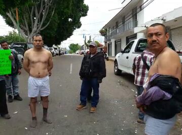 Desnudan y golpean a dos funcionarios electorales en Oaxaca