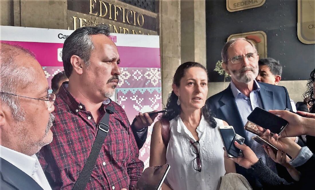 Los delegados de Xochimilco, Avelino Méndez; de Tláhuac, Rigoberto Salgado; de Tlalpan, Claudia Sheinbaum, y de Azcapotzalco, Pablo Moctezuma, se reunieron ayer con Eduardo Rovelo, titular de la contraloría capitalina (DELEGACIÓN TLALPAN)