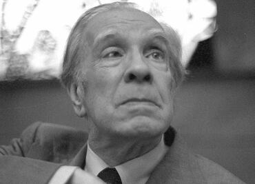 Borges no se habría dejado "sobornar" con el Nobel