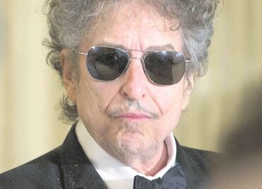 Academia Sueca desiste en su intento por contactar a Dylan