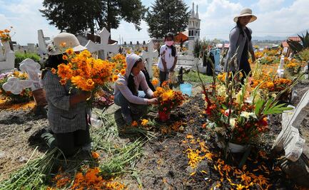 Regresan a los panteones en Toluca