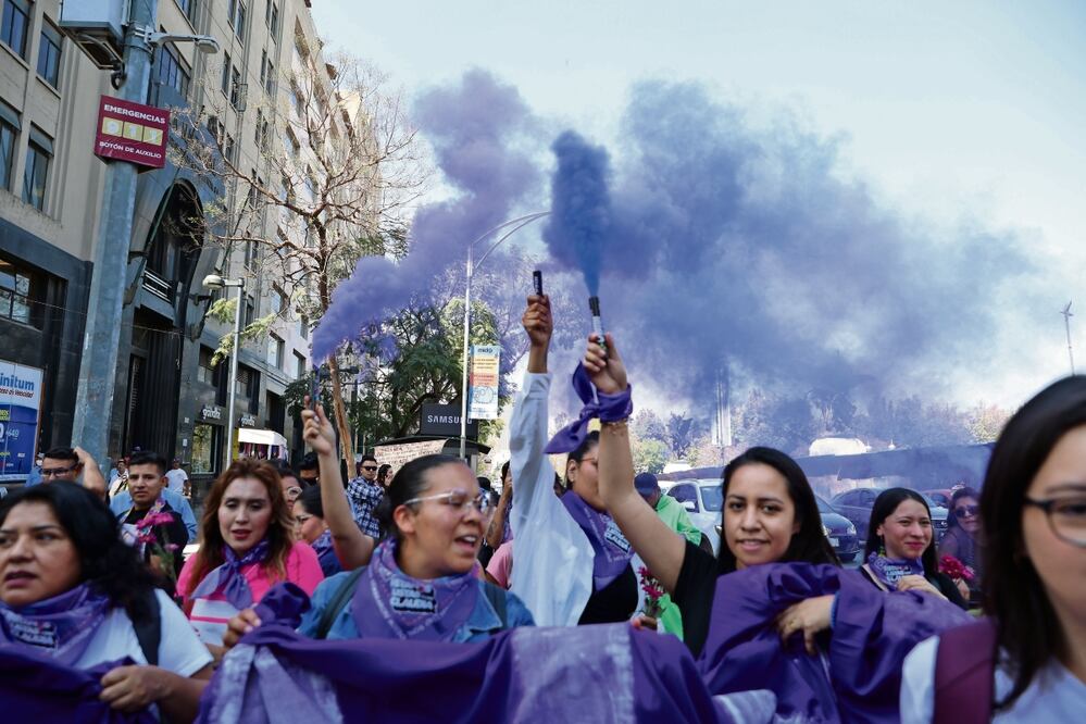 Activistas llaman a Xóchitl Gálvez y Claudia Sheinbaum a no actuar con oportunismo en favor de la causa, ya que al inicio de las campañas presidenciales las propuestas feministas son múltiples. Foto: de Iván Montaño. El Universal