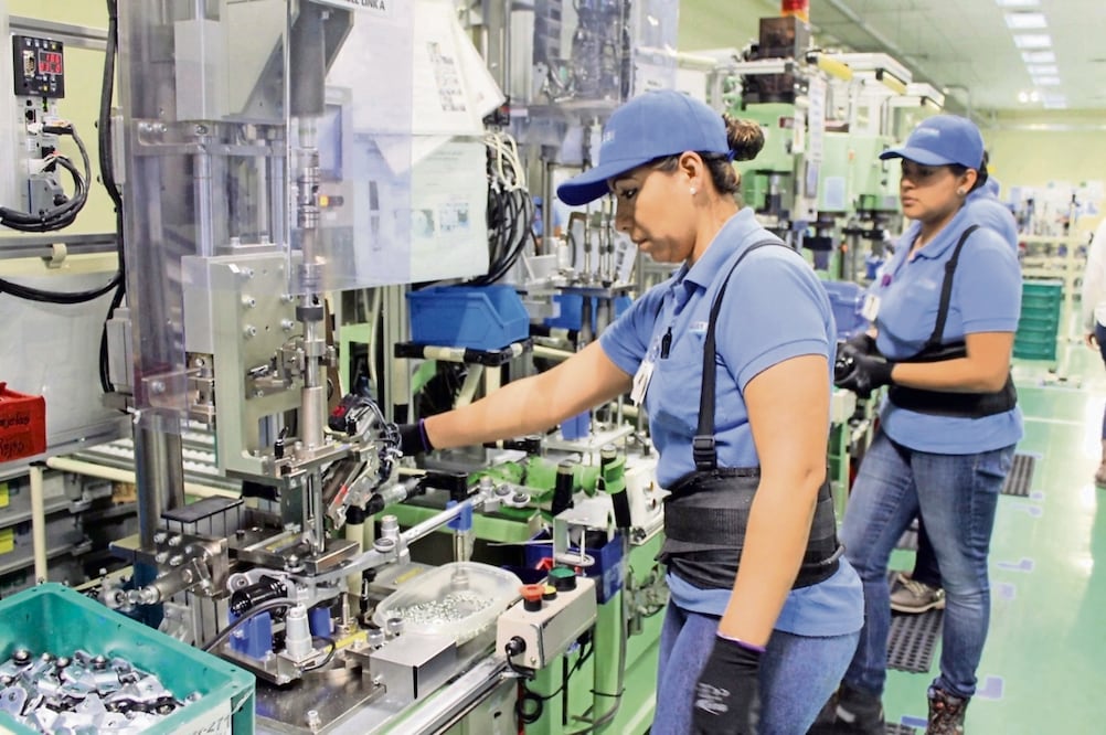 Arturo Nava Guerrero, consejero y expresidente del Clúster de Plásticos de Querétaro afirma que es todo un desafío transformar los talleres a fabricas de moldes para una mayor productividad. foto: distribución EL UNIVERSAL