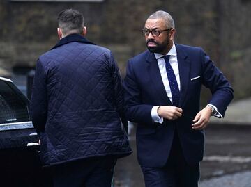 Ministro británico del Interior da la "receta" para un buen matrimonio: "Drogar a la esposa"